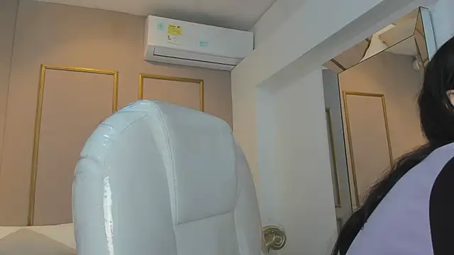 PerlaPreciosa online show from February 6, 4:06 am