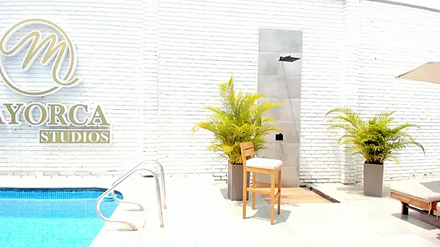 Snapshot of loladupont chatting on March 15, 5:48 pm loladupont online show from March 15, 5:48 pm