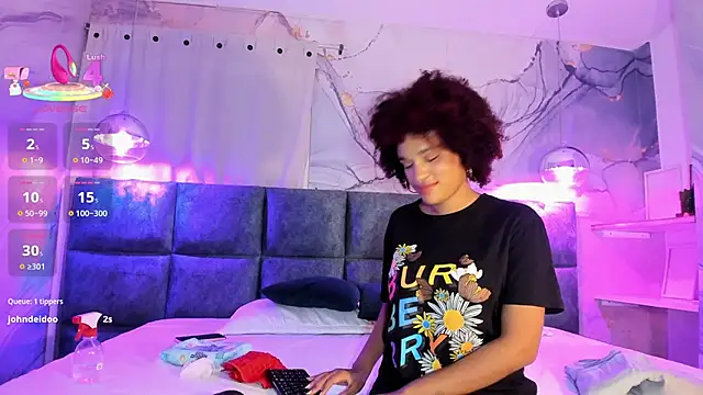 Snapshot of loladupont chatting on March 20, 5:47 pm loladupont online show from March 20, 5:47 pm