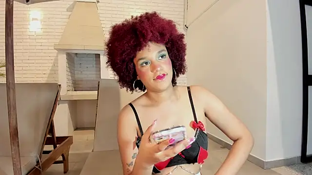 Snapshot of loladupont chatting on October 2, 3:02 am loladupont online show from October 2, 3:02 am