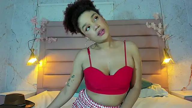 Snapshot of loladupont chatting on October 8, 3:04 am loladupont online show from October 8, 3:04 am