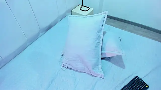 AbrilSonne online show from February 16, 6:32 pm