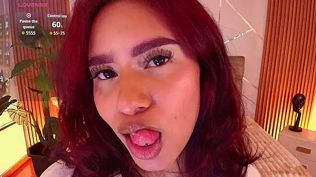 charlottee white online show from March 26, 9:20 pm