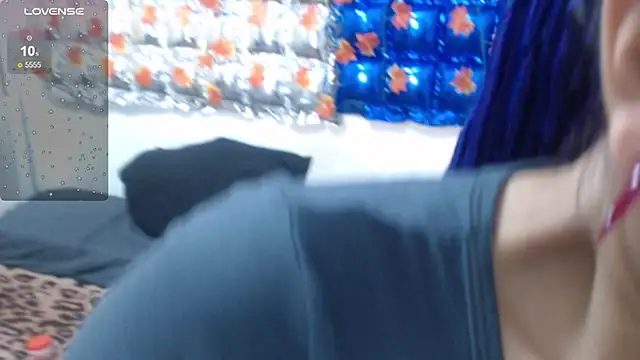 Snapshot of thaly_funn chatting on February 18, 8:03 pm thaly funn online show from February 18, 8:03 pm