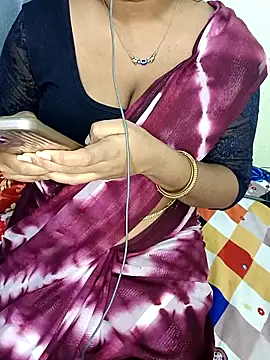 Snapshot of Tamilbigboobie chatting on December 22, 6:49 pm Tamilbigboobie online show from December 22, 6:49 pm