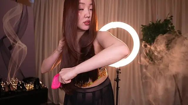 Amelyisthatyou online show from April 25, 4:26 am