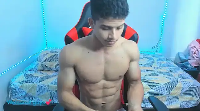 Snapshot of oliver_thompsson7 chatting on January 4, 5:05 pm oliver thompsson7 online show from January 4, 5:05 pm