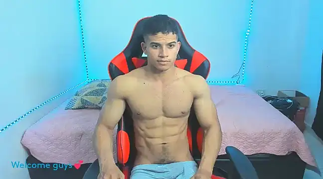 Snapshot of oliver_thompsson7 chatting on February 23, 9:26 pm oliver thompsson7 online show from February 23, 9:26 pm