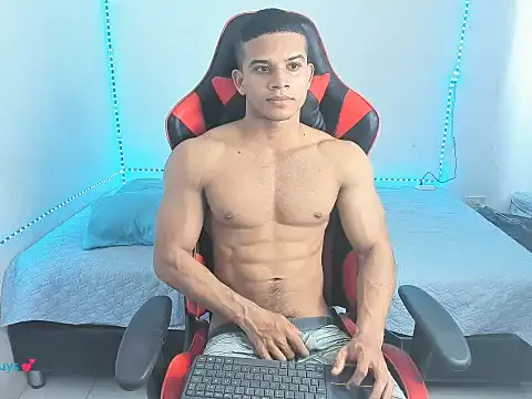 oliver thompsson7 online show from April 18, 8:53 pm