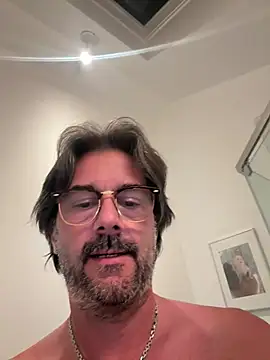 Johnny Bottoms online show from July 1, 4:14 am
