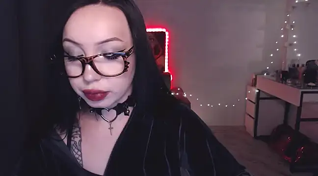 Snapshot of MoranaMissGod chatting on December 26, 2:22 am MoranaMissGod online show from December 26, 2:22 am