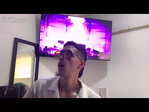 Snapshot of judesmith95 chatting on July 29, 5:22 pm judesmith95 online show from July 29, 5:22 pm