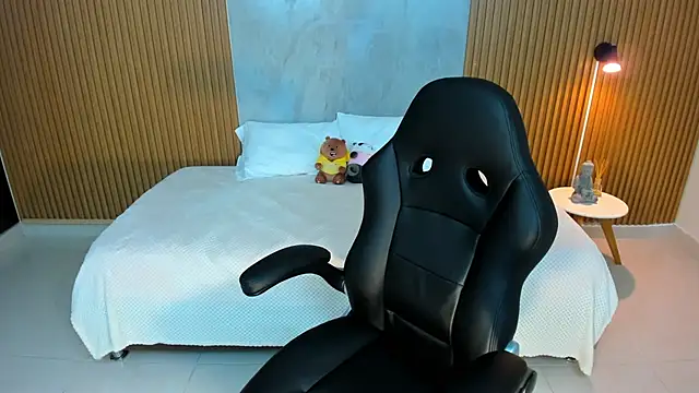 martina roldam online show from November 5, 9:48 pm