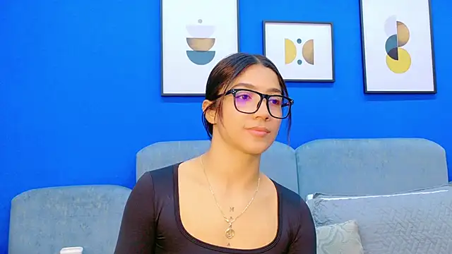 martina roldam online show from February 10, 9:30 pm