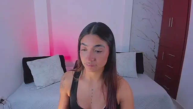 martina roldam online show from March 20, 3:11 am