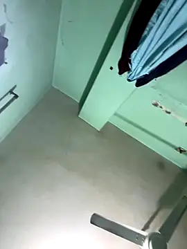 GildanK18 online show from December 3, 10:35 am