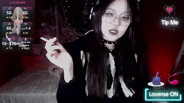Snapshot of chloe_crystall_killer chatting on October 4, 7:39 am chloe crystall killer online show from October 4, 7:39 am