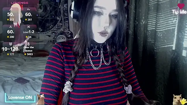 Snapshot of chloe_crystall_killer chatting on June 7, 10:52 am chloe crystall killer online show from June 7, 10:52 am