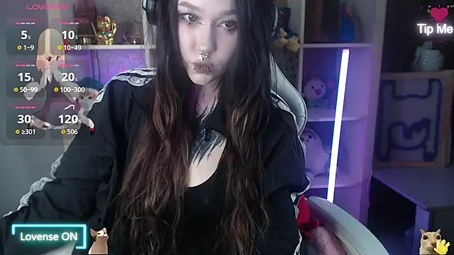 Snapshot of chloe_crystall_killer chatting on June 14, 1:46 pm chloe crystall killer online show from June 14, 1:46 pm