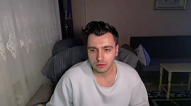 handsomeee04 online show from January 21, 3:43 pm