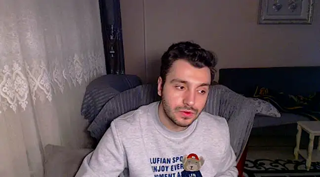 handsomeee04 online show from February 19, 10:09 pm