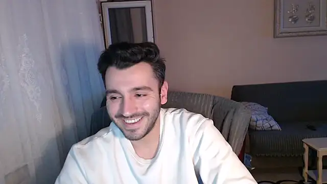 handsomeee04 online show from November 24, 11:04 pm