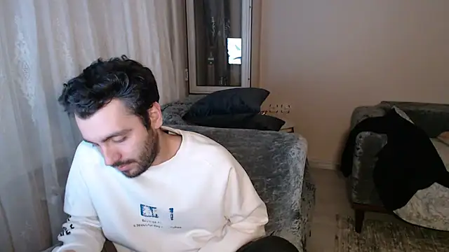 handsomeee04 online show from April 21, 12:23 am