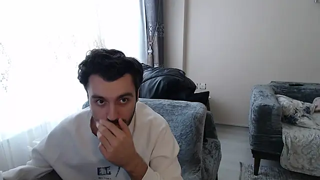 handsomeee04 online show from April 22, 12:28 pm