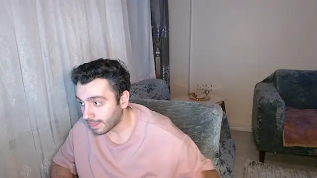 handsomeee04 online show from June 12, 10:08 pm