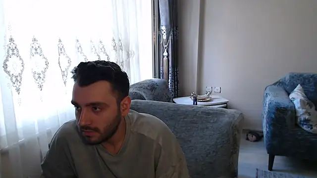 handsomeee04 online show from June 17, 3:53 am