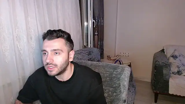 handsomeee04 online show from June 19, 10:35 pm