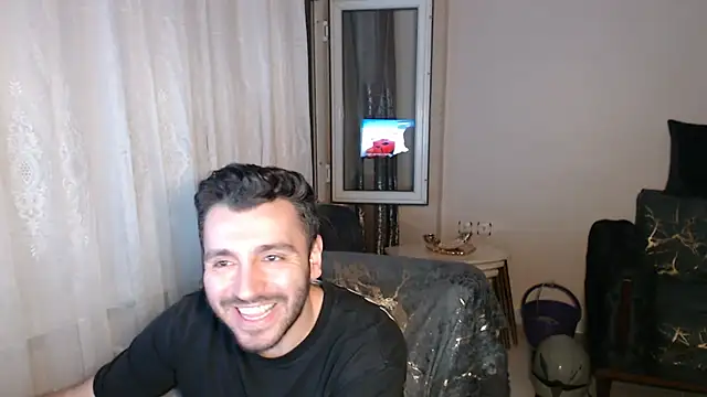 handsomeee04 online show from July 4, 11:44 pm