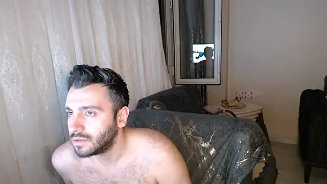 handsomeee04 online show from July 10, 11:07 pm