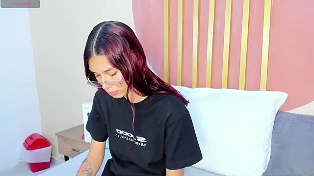 Nicole Angels  online show from September 17, 7:59 pm