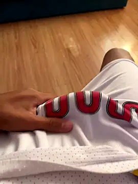 Snapshot of andreiwhite2_ chatting on September 22, 6:26 am andreiwhite2 online show from September 22, 6:26 am