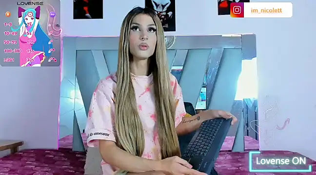 Snapshot of supradoll chatting on February 19, 7:16 pm supradoll online show from February 19, 7:16 pm