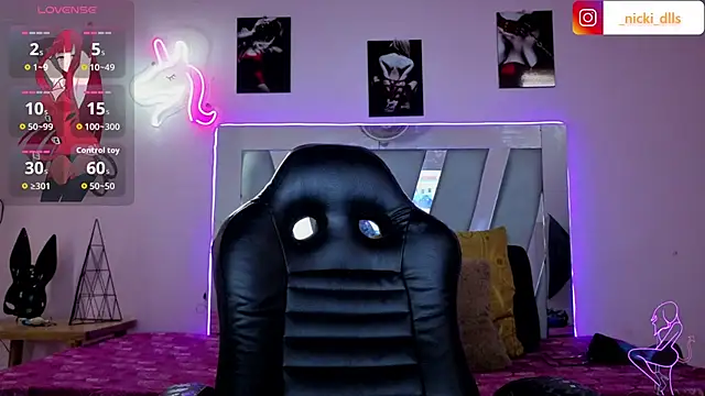 Snapshot of supradoll chatting on October 22, 5:45 pm supradoll online show from October 22, 5:45 pm