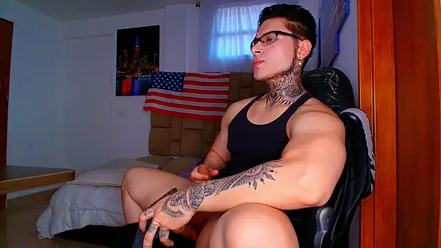 Snapshot of DennisWalkerr chatting on October 30, 9:37 pm DennisWalkerr online show from October 30, 9:37 pm