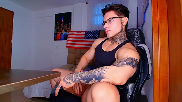 DennisWalkerr online show from April 12, 10:48 pm