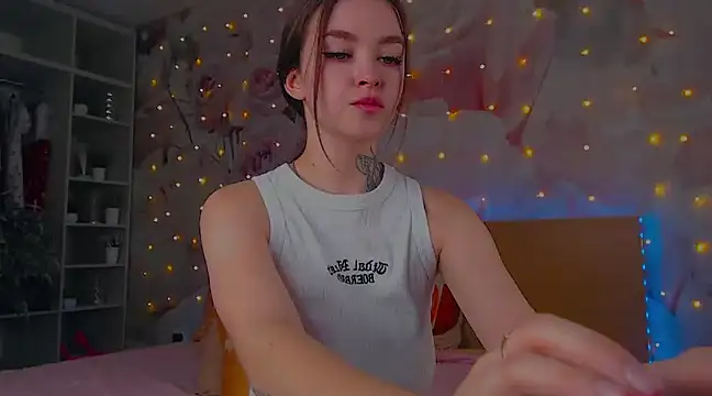 Snapshot of Naughty_Mable chatting on December 27, 4:36 am Naughty Mable online show from December 27, 4:36 am