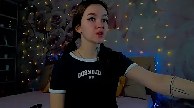 Snapshot of Naughty_Mable chatting on December 29, 1:34 am Naughty Mable online show from December 29, 1:34 am