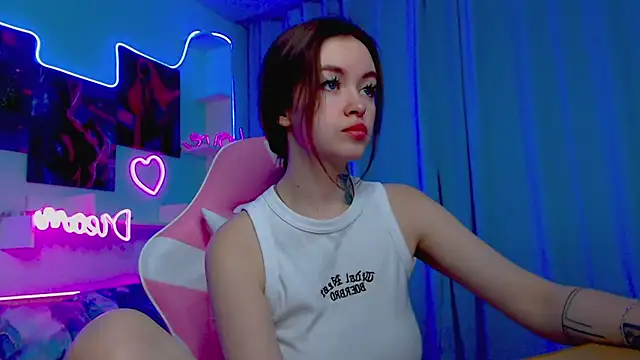 Snapshot of Naughty_Mable chatting on January 2, 12:02 am Naughty Mable online show from January 2, 12:02 am