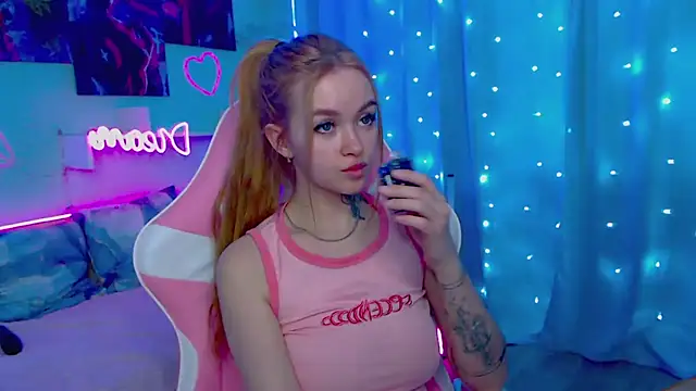 Snapshot of Naughty_Mable chatting on February 5, 3:55 am Naughty Mable online show from February 5, 3:55 am