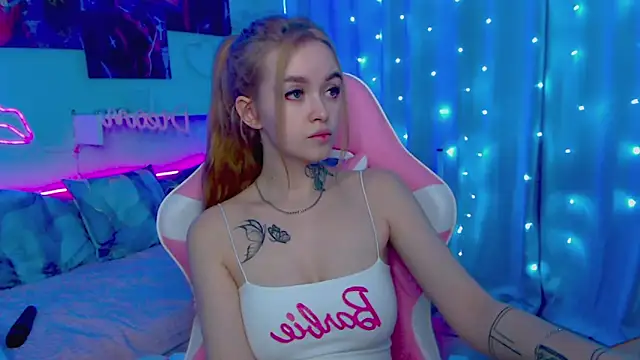 Snapshot of Naughty_Mable chatting on February 13, 6:52 am Naughty Mable online show from February 13, 6:52 am