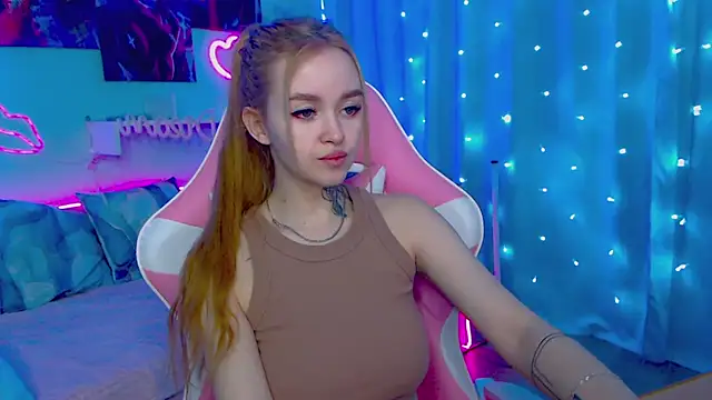 Snapshot of Naughty_Mable chatting on February 15, 12:59 am Naughty Mable online show from February 15, 12:59 am