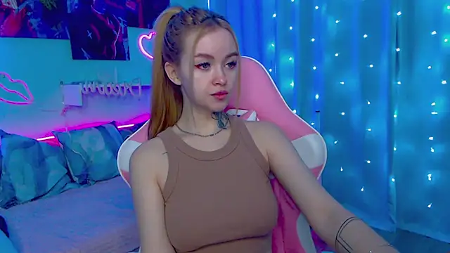 Snapshot of Naughty_Mable chatting on February 20, 12:52 am Naughty Mable online show from February 20, 12:52 am