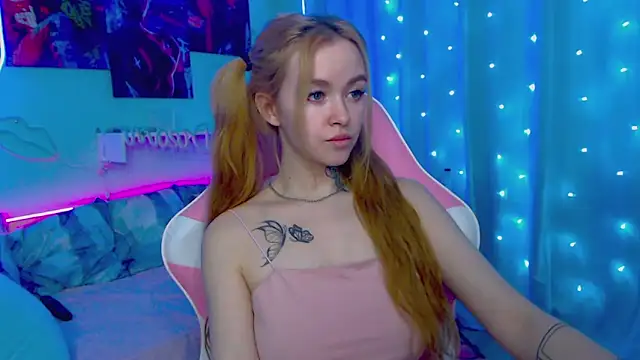Snapshot of Naughty_Mable chatting on February 28, 3:59 am Naughty Mable online show from February 28, 3:59 am