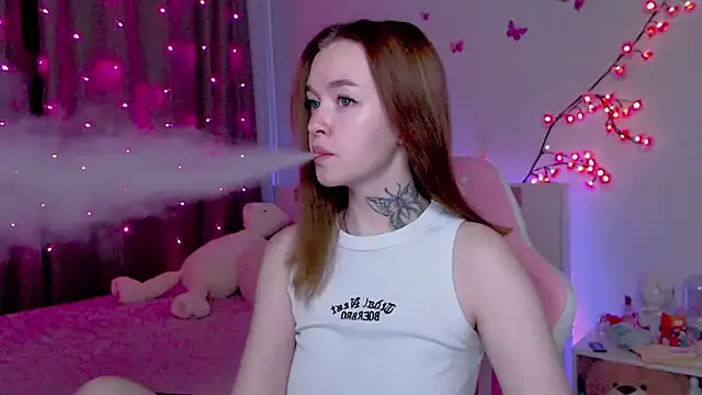 Snapshot of Naughty_Mable chatting on October 6, 12:19 am Naughty Mable online show from October 6, 12:19 am