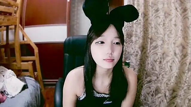 lulu-2002 online show from December 26, 1:32 pm