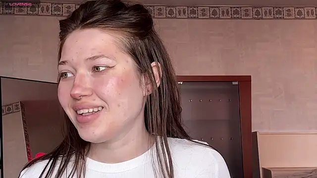 eva varnerr online show from April 19, 1:54 pm